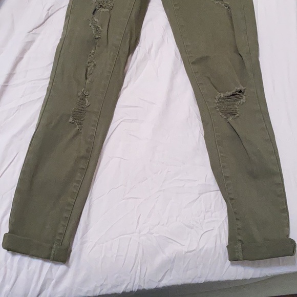 Ripped jeans - Picture 2 of 2